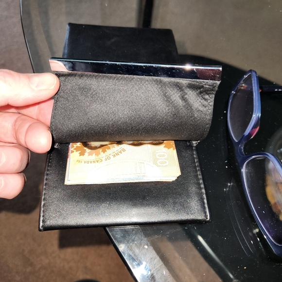 Fendi wallet - Picture 4 of 4